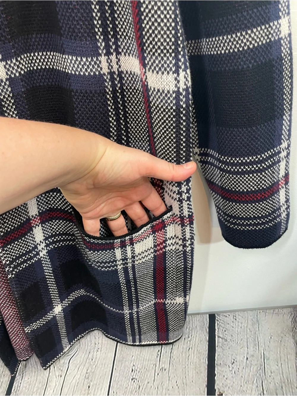 Chaps Plaid Open Front Cardigan Coat – Navy Burgundy & Cream size Large